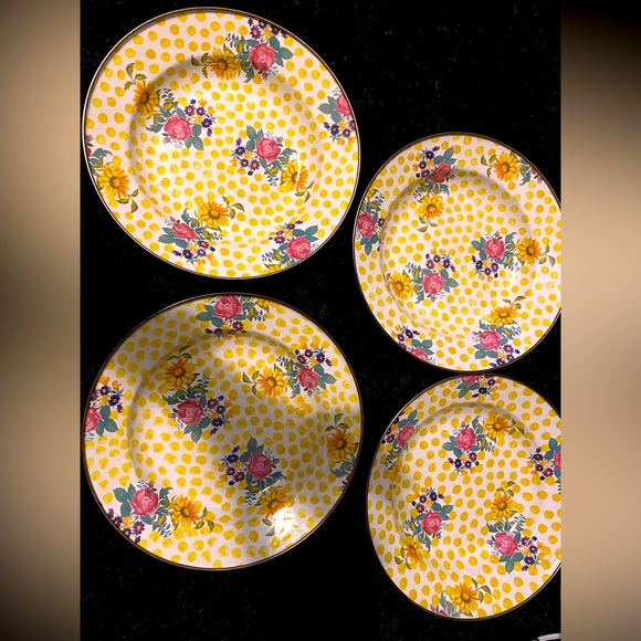 Four buttercup pattern (yellow polka dots and floral) bowls. Mackenzie Childs - Picture 1 of 2
